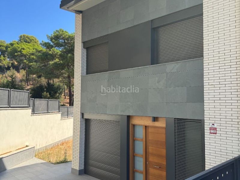 Foto b9382c5e-52ca-4768-9fd5-531e8c48387f. Casa adossada a carrer can pau valls 12 a Teià