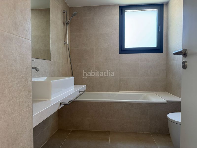 Foto ce69e9e4-64de-49e6-bd85-0de7ac2c743b. Casa adossada a carrer can pau valls 12 a Teià