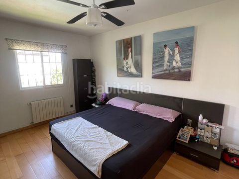 Foto 8ea185ac-7baa-4458-a731-e04440e4565b. Casa adosada en calle padre damián 1 adosado en el Pueblo con entorno maravilloso en Eliana (l´)