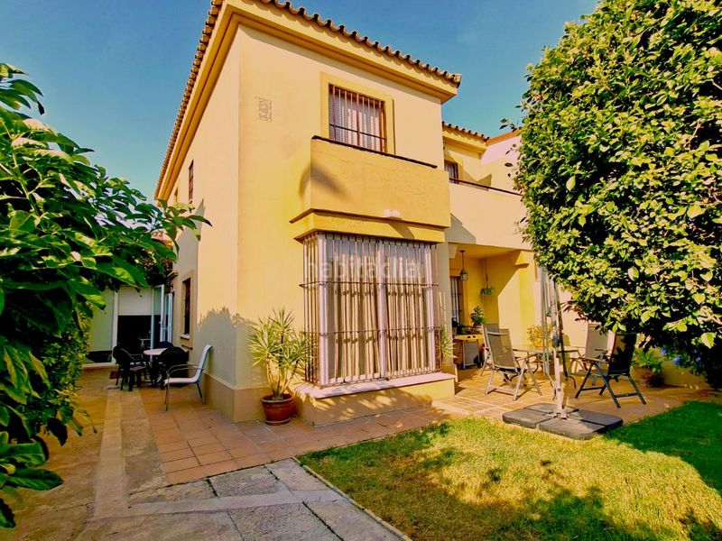 Foto 4d6f94ae-cd6d-47d6-8f61-714494e06ffb. Doppelhaus in calle sócrates 30 in Pozoalbero Jerez de la Frontera