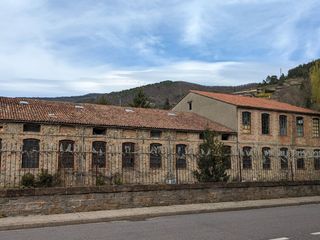 Industrial building in Gala 8. Fábrica y terrenos colindantes en venta – gran potencial residen