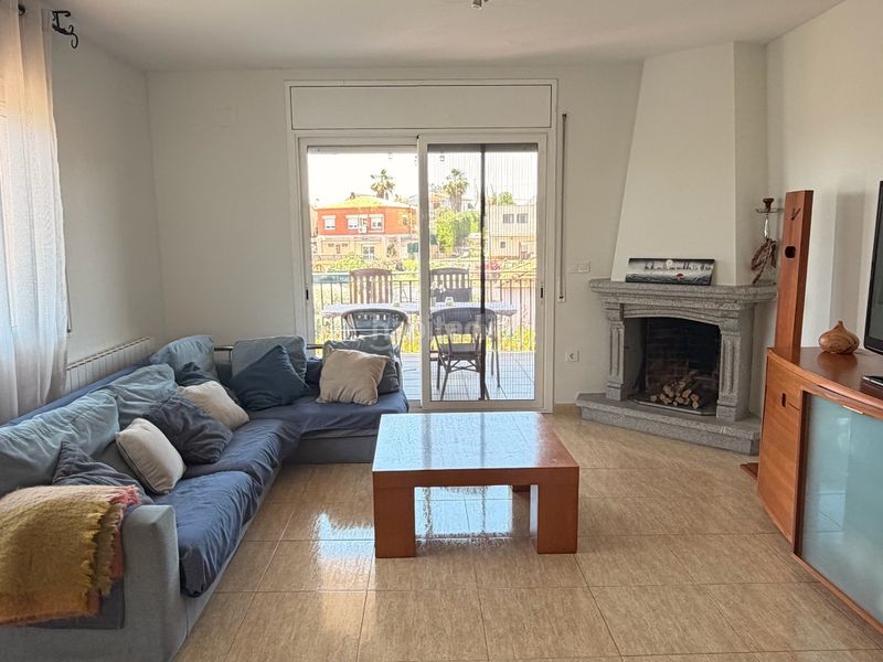 Foto bdae10d9-e6f9-4f7d-953d-4c4d9b1cce16. Chalet en carrer josep carner 90 espectacular casa con piscina, jardín y una distribución perfecta en Lliçà d´Amunt