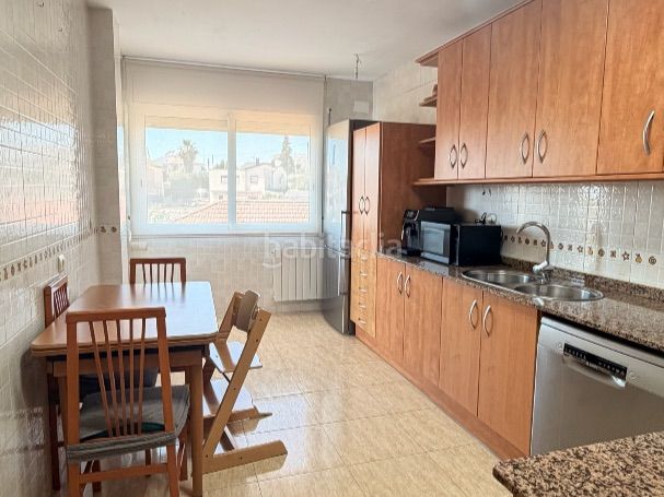 Foto bdc79229-c9ac-4c56-b01b-dfe69ac45680. Chalet en carrer josep carner 90 espectacular casa con piscina, jardín y una distribución perfecta en Lliçà d´Amunt