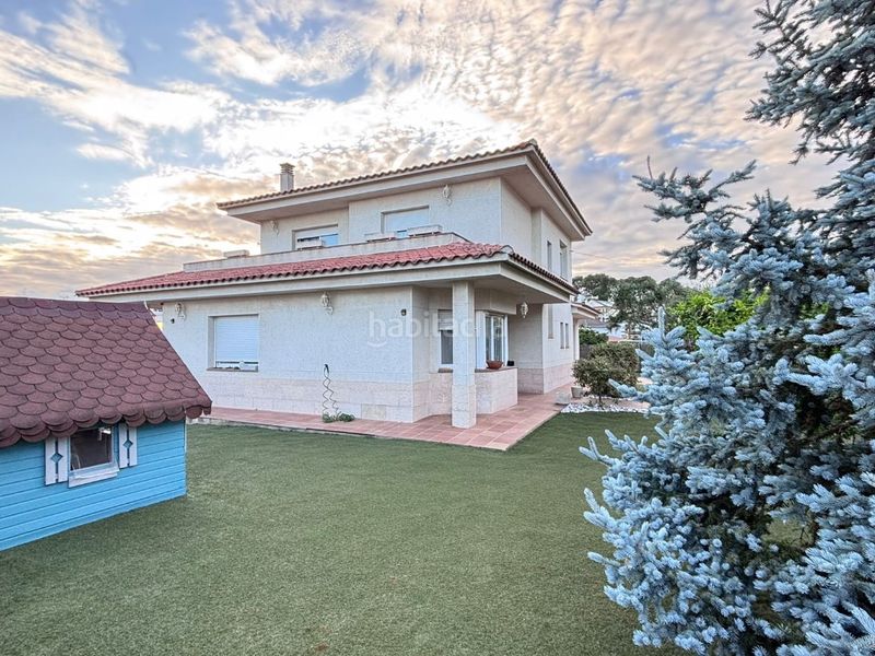 Foto d07676f2-c785-4d3e-9300-cc36681a0ea2. Chalet en carrer josep carner 90 espectacular casa con piscina, jardín y una distribución perfecta en Lliçà d´Amunt