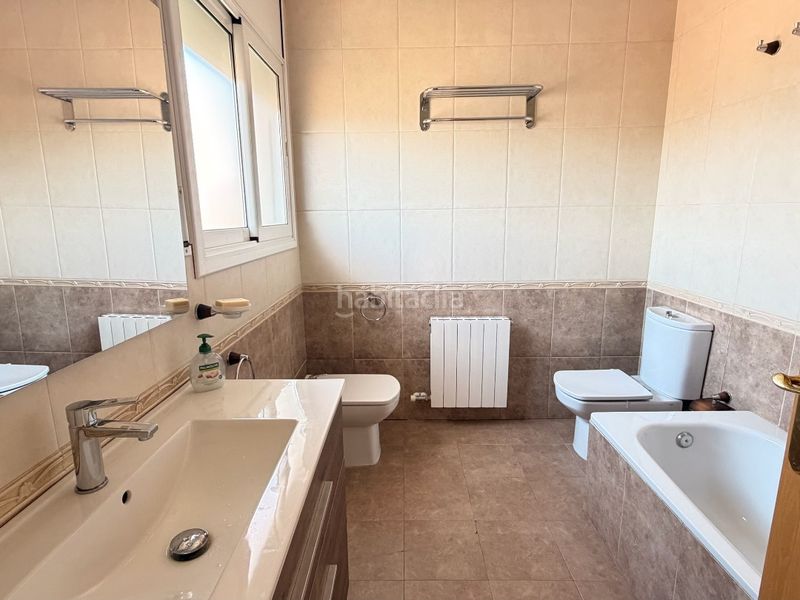 Foto e3ac08e5-07a0-4cd5-86de-792c6f540fb7. Chalet en carrer josep carner 90 espectacular casa con piscina, jardín y una distribución perfecta en Lliçà d´Amunt