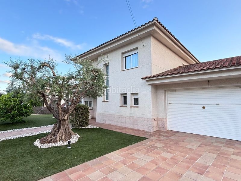 Foto f744c1e1-619e-447d-8735-e907da22ea00. Chalet en carrer josep carner 90 espectacular casa con piscina, jardín y una distribución perfecta en Lliçà d´Amunt