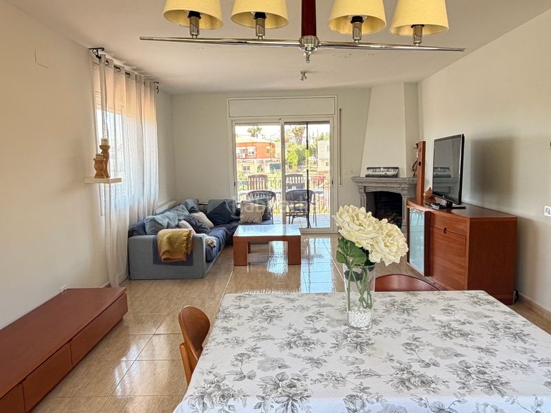 Foto fa4aa076-a917-483e-917c-272cbdf5cccc. Chalet en carrer josep carner 90 espectacular casa con piscina, jardín y una distribución perfecta en Lliçà d´Amunt