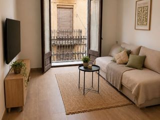 Lloguer Estudi a Carrer de la cort 68. Alquiler de estudio en calle de la cort