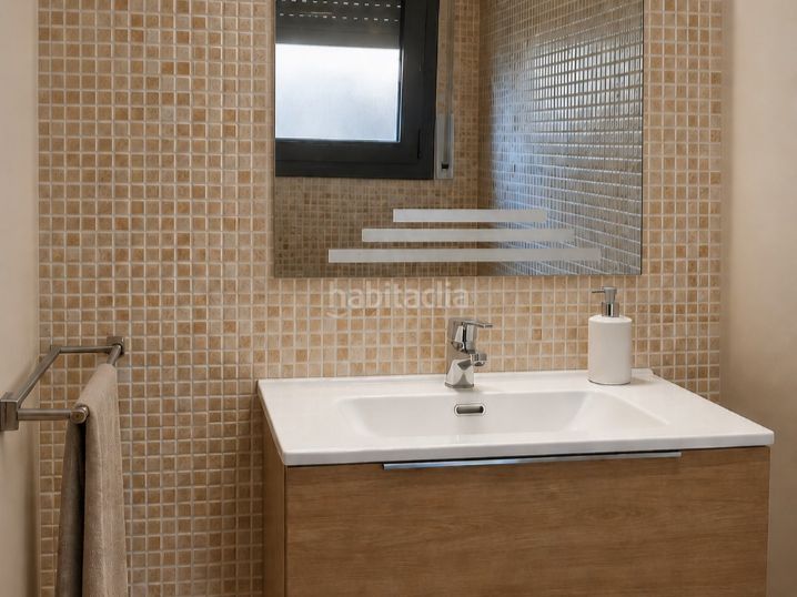 Foto f8dfbaca-0911-47bc-8687-960b0eb1a89a. Rent semi detached house in alfons viii 24 in Sant Vicenç dels Horts