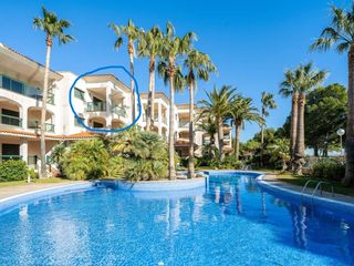 Piccolo appartamento in Carrer de cadaloques 96. Apartamento primera linea con vista al mar