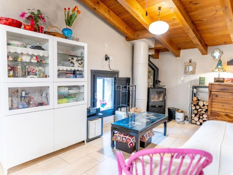 Foto 5e36b744-2353-4fec-9ad7-d4940a8abb03. Piso en carrer major 4 piso con encanto y licencia turística vigente en una casa centenaria , completamente reconstruida. en Arsèguel