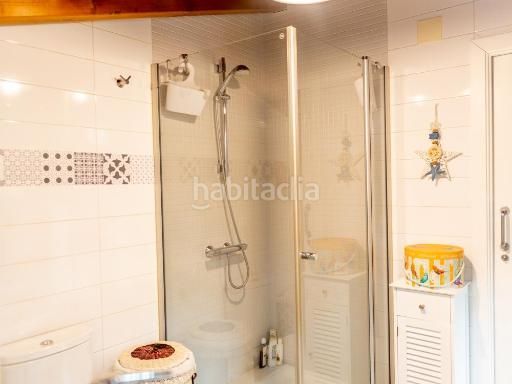 Foto af07632b-3bbf-4469-9264-7247358951c0. Piso en carrer major 4 piso con encanto y licencia turística vigente en una casa centenaria , completamente reconstruida. en Arsèguel