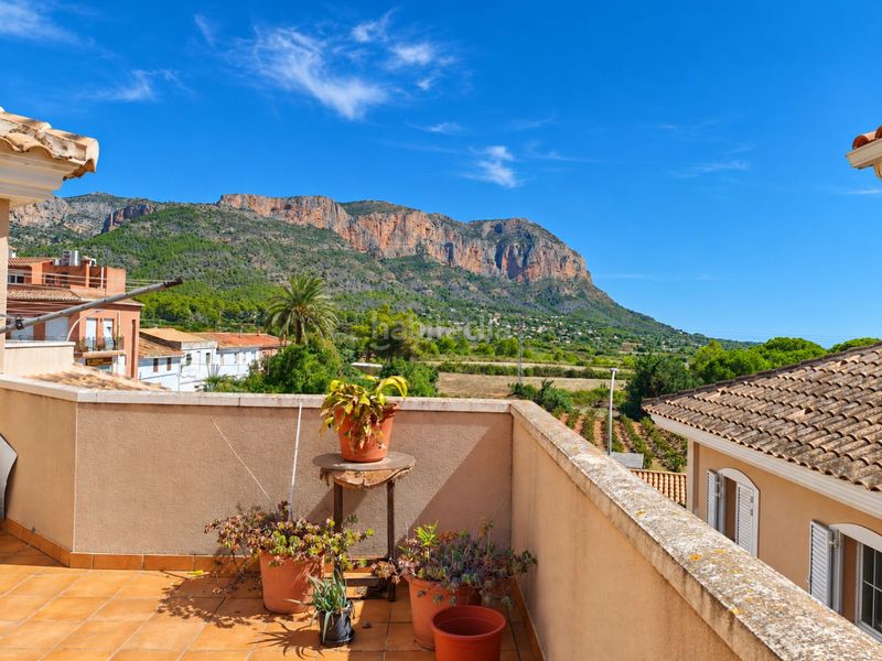 Foto 0b4d5be2-2668-419c-a1b3-3784b597f92f. Pis a avda. denia 16 luminoso piso con terraza, piscina y vistas al montgó en Jesús Pobre a Dénia
