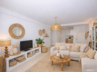 Piso en Calle patricio ferrandiz 7. **piso reformado estilo ibiza de 102m² con luz espectacular en p