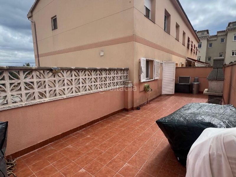 Foto e4e856ef-b01d-48d3-9988-aca343fa9e45. Casa aparellada a c/ de la rosa 5 a Pobla de Montornès (La)