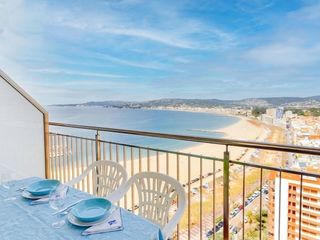 Pis a Passeig del mar 3. Espectacular apartamento en primera línea de mar en palamós.