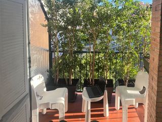 Pis a Anna m martínez sagi 1. Vivienda espaciosa y tranquila con terraza orientada a plaza*.