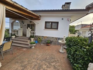 Casa en Carrer del capcir 14. ?? ¡oportunidad única en cal' artigues (lliçà d'amunt)! casa a 4