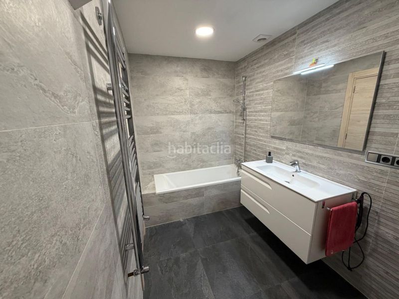 Foto 0fb2ae6b-4a50-4a4f-892c-c82eb61f38e9. Casa adosada en carrer pla de fogars 9 excelente vivienda reformada en Mataró