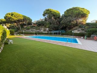 Semi detached house in Carrer pla de fogars 9. Excelente vivienda reformada
