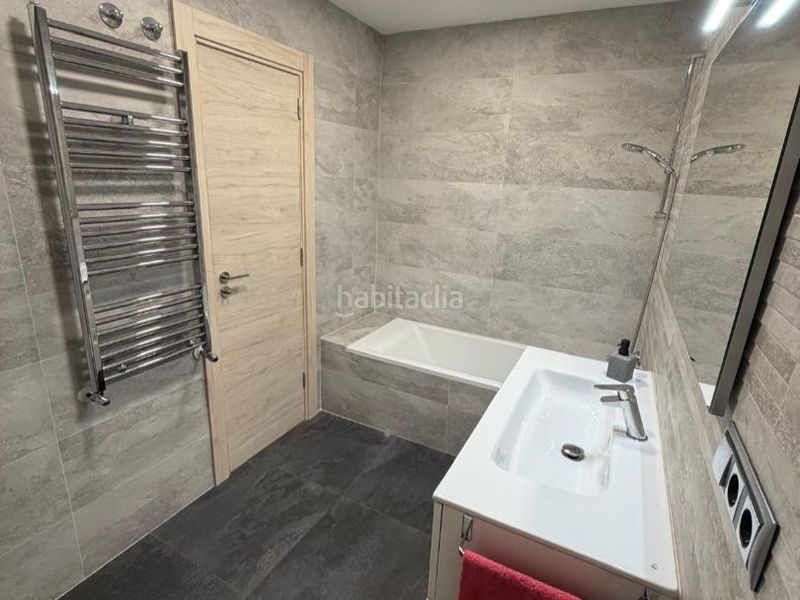 Foto dad6f3be-7e7b-46d0-89bb-d2f4482583d9. Casa adosada en carrer pla de fogars 9 excelente vivienda reformada en Mataró