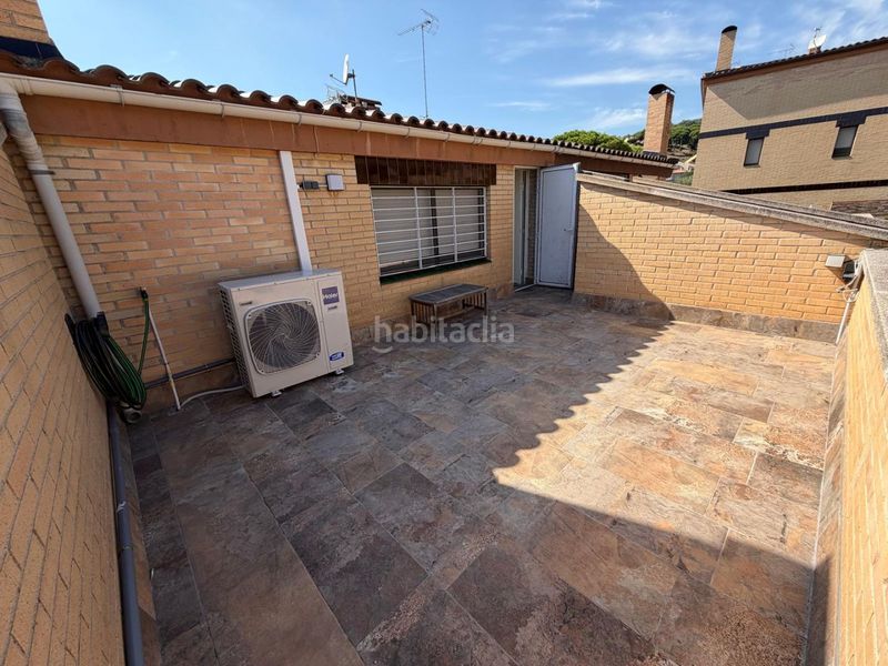 Foto e86a57ba-8fd2-4270-930d-41d16066493a. Casa adosada en carrer pla de fogars 9 excelente vivienda reformada en Mataró