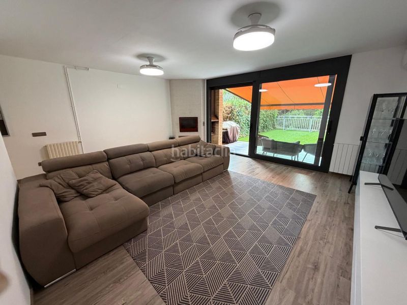 Foto fd8089e8-c7c9-4f90-890c-d2bf6035f21a. Casa adosada en carrer pla de fogars 9 excelente vivienda reformada en Mataró