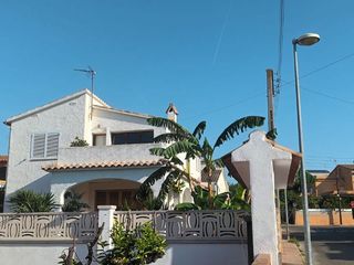 Maison jumelée à Carrer santa adela 4