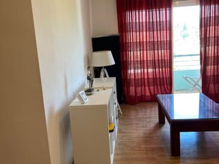 Rent Flat in Via augusta 2. Piso de 2 habitaciones más un cuarto insonorizado