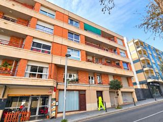 Location Appartement à Paseo marítimo rafael casanova  5. Piso con mucha luz natural y perfecto para una familia