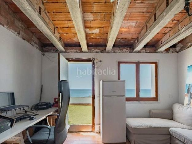 Foto 241d719e-db01-41ba-b1f4-62fc820324b1. Casa en av. llimoners 42 * particular vende* amplia casa unifamiliar reformada con espectaculares vistas al mar y apartamento independiente en Canet de Mar