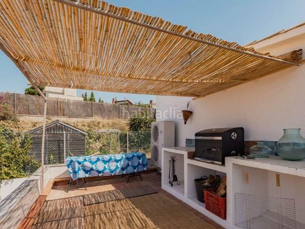Foto 5adca857-6edb-42ce-a411-2055fc35798e. Casa en av. llimoners 42 * particular vende* amplia casa unifamiliar reformada con espectaculares vistas al mar y apartamento independiente en Canet de Mar