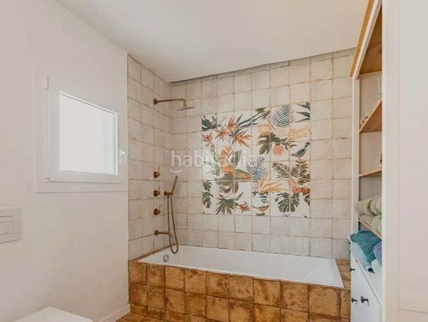 Foto ad08662f-ae55-4fa2-be3c-2809a98b1736. Casa en av. llimoners 42 * particular vende* amplia casa unifamiliar reformada con espectaculares vistas al mar y apartamento independiente en Canet de Mar