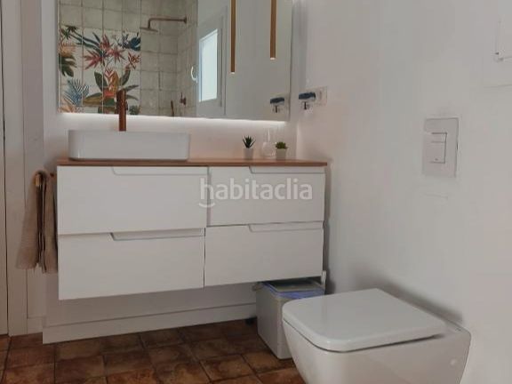 Foto d8afc10c-2165-4f8e-be4d-95099156e945. Casa en av. llimoners 42 * particular vende* amplia casa unifamiliar reformada con espectaculares vistas al mar y apartamento independiente en Canet de Mar