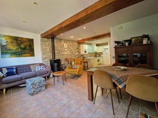 Pis a Callle valencia 22. Venta de piso rustico en calle valencia