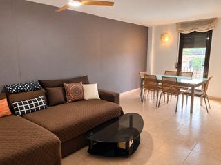 Duplex in Agusti simo 21. Dúplex muy luminoso con piscina, parking y trastero