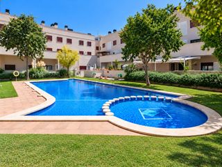 Appartamento in Calle joan daurer 1. Planta baja con terraza, piscina, jardín, trastero y dos parking