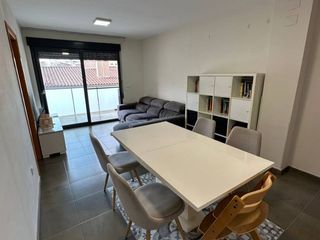 Flat in Carrer de juan sebastian el cano 22. Luminoso piso de 3 habitaciones y 2 baños en finca tranquila