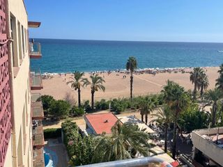 Attique à Carrer dels pins 4. Ático en primera línea de mar