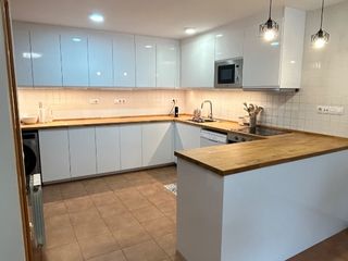 Casa bifamiliare in Carrer del garona 3r. Casa en más mestre