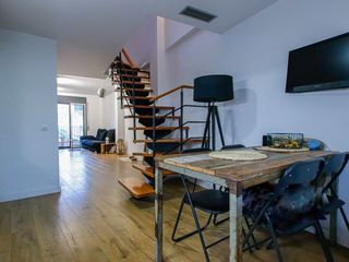Duplex à Travessia prat de la riba 22. Dúplex de 114m² con parking. único en la zona, tranquilo, acoged