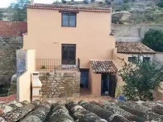 Semi detached house in Real de poniente 32. Casa en burgos castrojeriz