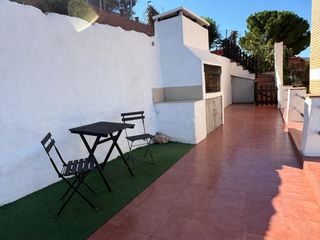 Casa a Carrer rasos de peguera 59. Casa a cuatro vientos con terreno, barbacoa, porche y vistas esp