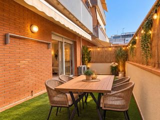 Duplex à Carrer de tetuan 103. Dúplex 125m2 + amplia terraza + pkg grande incluído - de particu