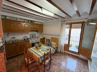 Casa a Calle luengo alto 1. Casa ubicada en el pintoresco casco antiguo de moratalla