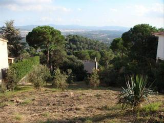 Terreny residencial a Carrer collserola 15. Molt bones vistes!
