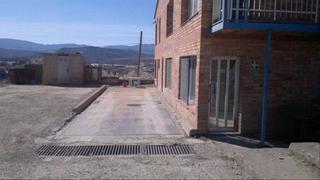 Nau industrial a Camí j 33. Finca urbanizable en tremp