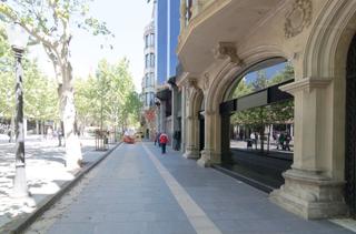 Lloguer Local Comercial a Passeig de pere iii 28. Local comercial zona prime