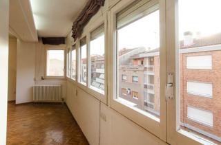 Appartement à Carrer de barcelona 55. Piso amplio con chimenea