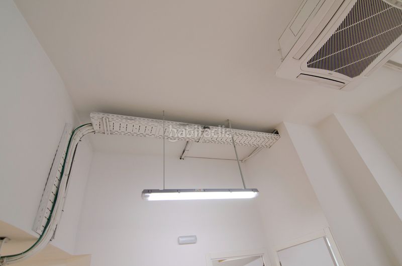 Foto 073efa91-1796-4199-9635-98a3f9075d57. Lloguer local comercial a muralla del carme 18 a Manresa